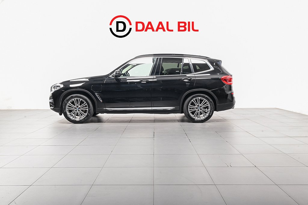 BMW X3 30e xDRIVE 292HK LUXURY LINE PANO H/K® HUD B-KAMERA 