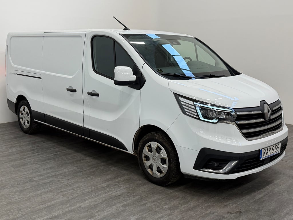 Renault Trafic 2.0dCi 150hk Lång D-värm Drag Nav Kamera Moms