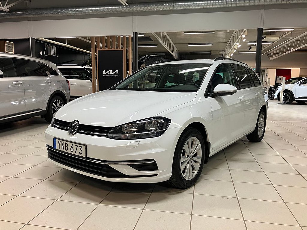 Volkswagen Golf Sportscombi 110hk I Multimedia skärm I Vinterhjul