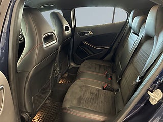 Mercedes-Benz GLA 220d 4MATIC AMG Line Dragkrok Backkamera Dvärmare S&V – bild 13