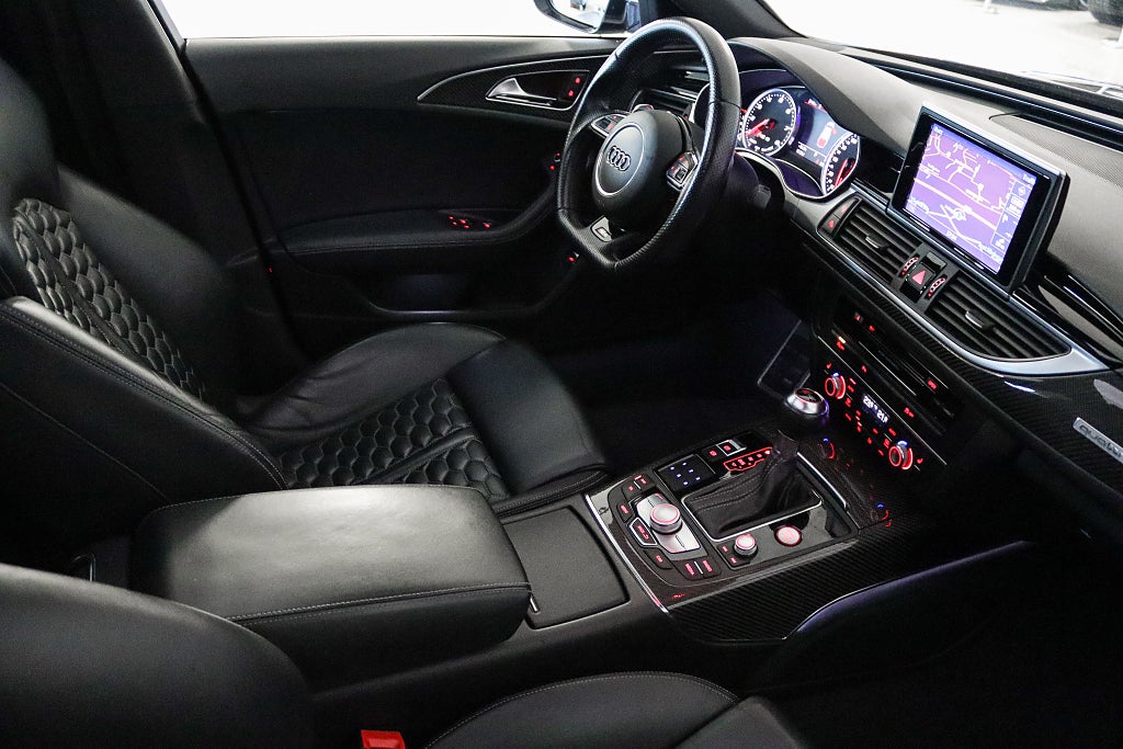 Audi RS6 Avant 4.0 TFSI V8 Facelift Pano Milltek Bose Carbon