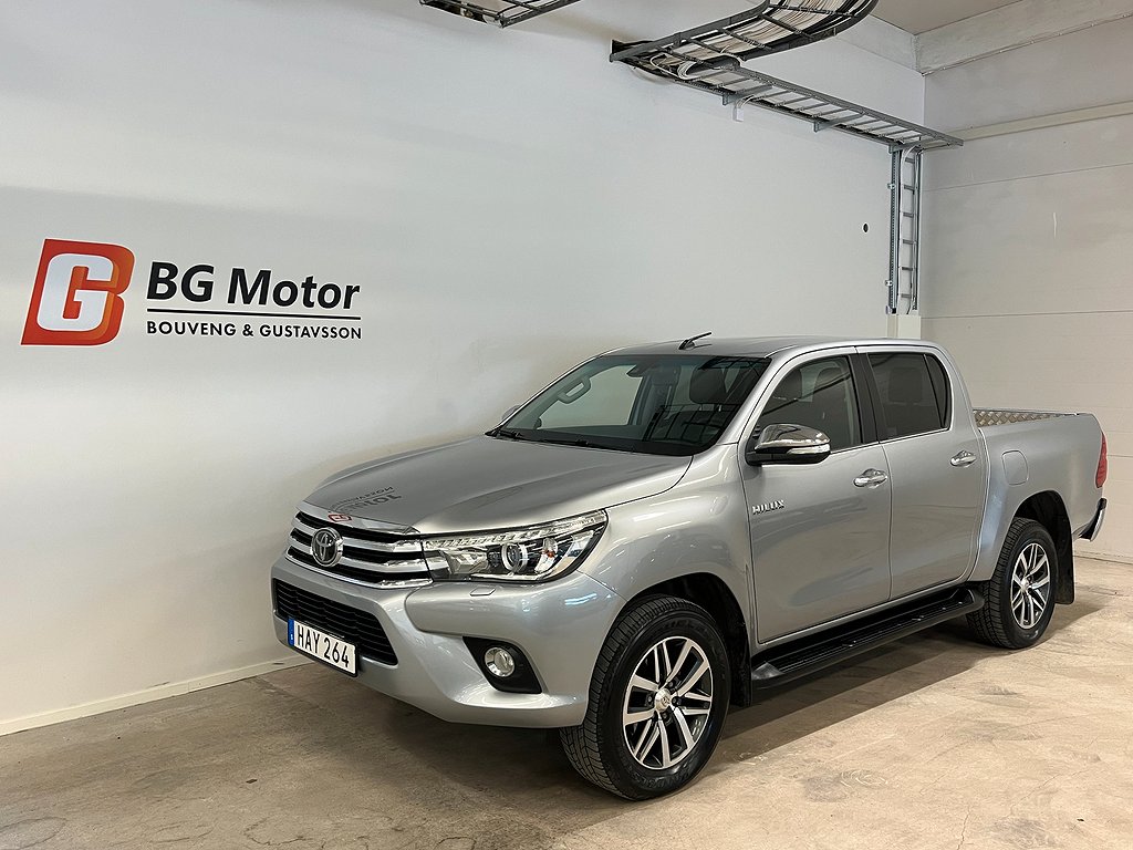 Toyota Hilux 2.4 150HK AWD Aut Drag/Skinn/Backk/Moms/Premium