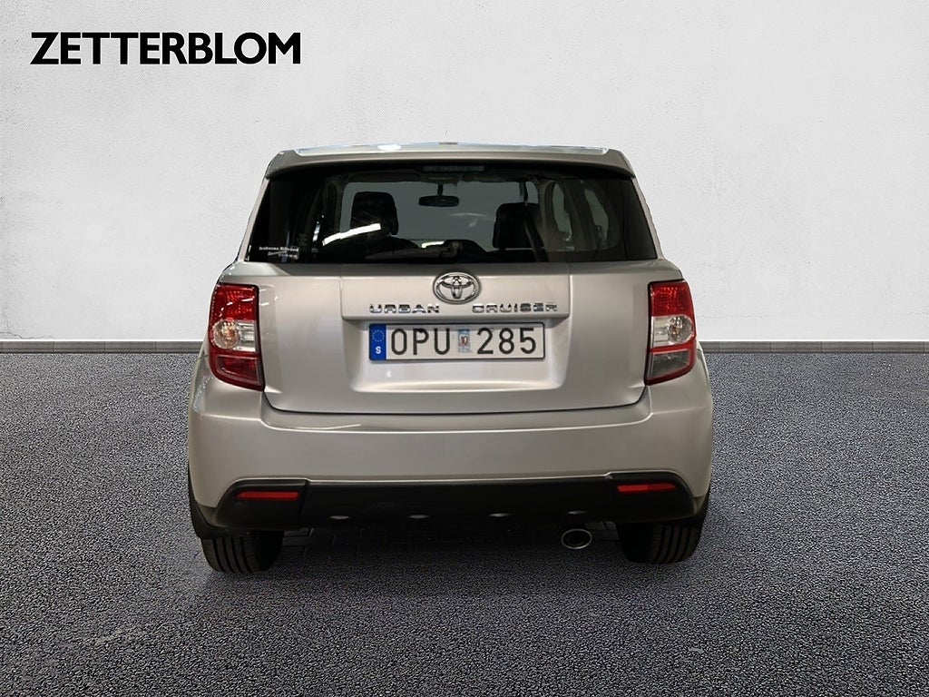 SUV Toyota Urban Cruiser 4 av 16