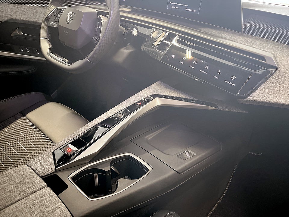 Bild på Peugeot 3008 GT Hybrid 145hk Aut B-KAMERA CARPLAY