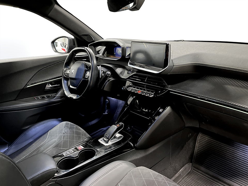 Bild på Peugeot 2008 GT 1.2 PT 155hk Aut B-KAMERA CARPLAY
