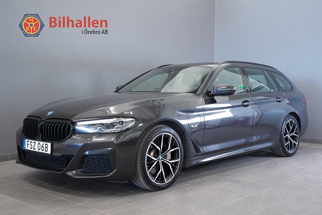 BMW 530e LCI xDrive Plug-In Hybrid Touring M Sport Drag Kam Navi