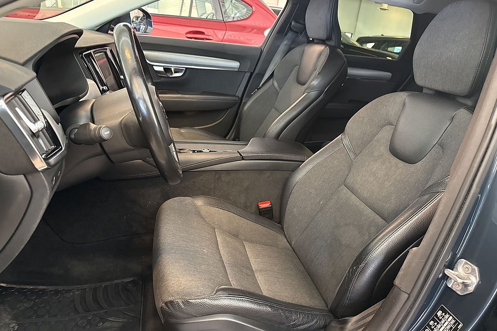 Volvo V90 D4 AWD Geartronic Momentum Kamera Drag Värmare Navi miniatyr 12
