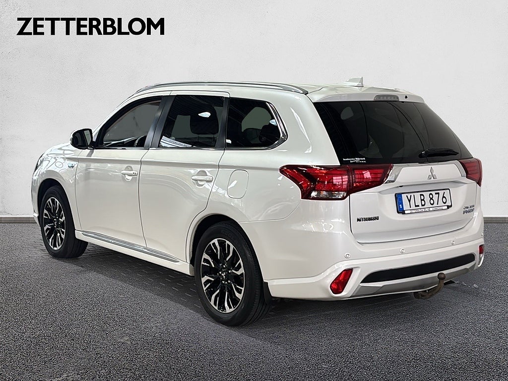SUV Mitsubishi Outlander 4 av 18