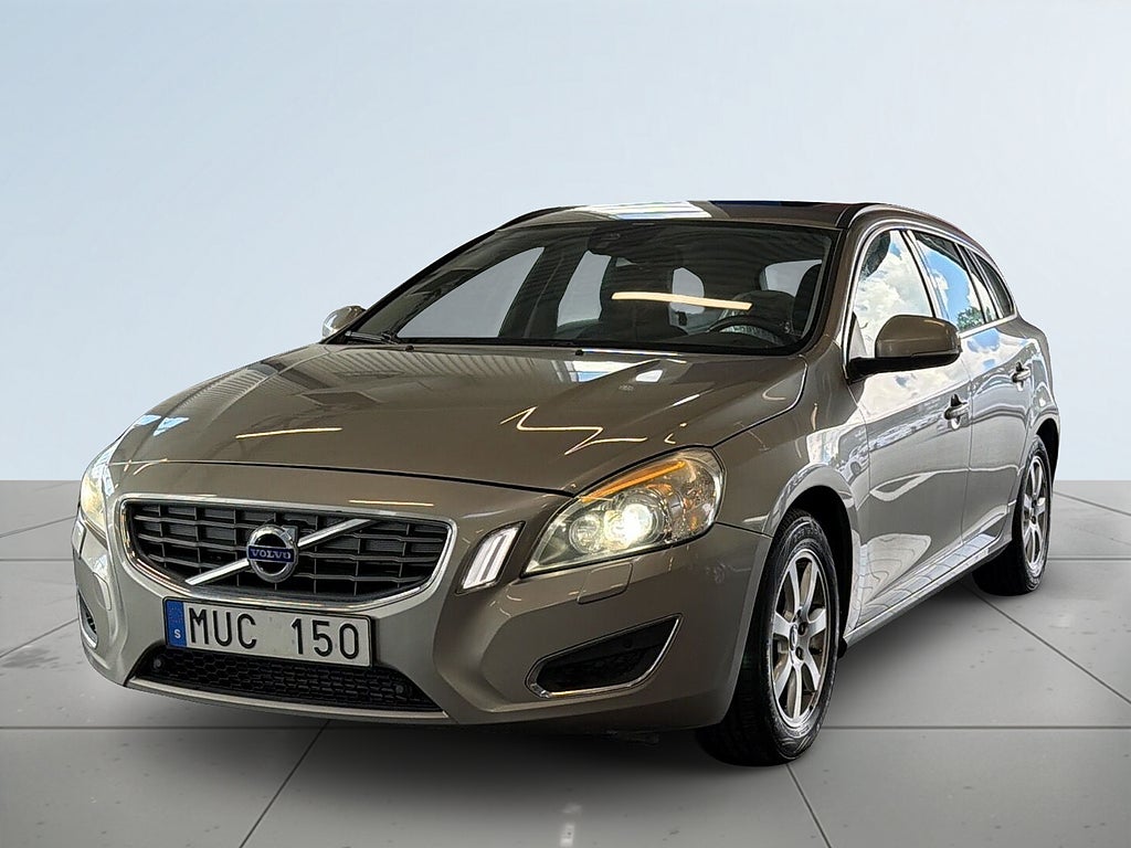 Volvo V60 D2 Momentum S&V-hjul/Dieselvärmare/Taklucka/Navigation