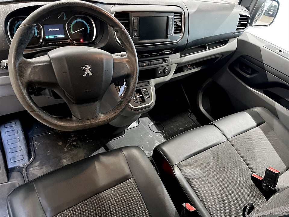 Bild på Peugeot e-Expert PRO+ 50 kWh 136hk Aut L2 DRAG