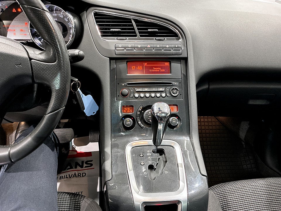 Bild på Peugeot 5008 Allure 2.0 HDI 163hk Aut DRAG PANO HUD