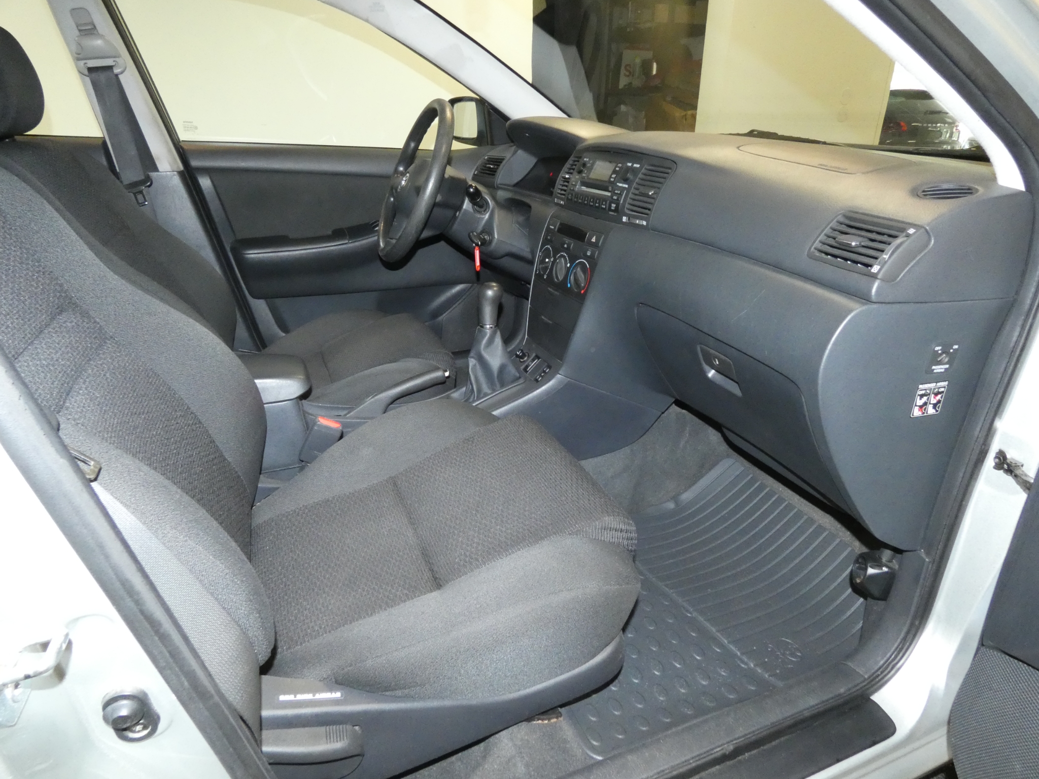 Toyota Corolla 2005, kuva 3/34