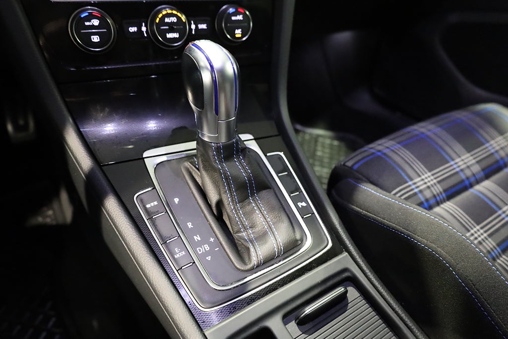 Volkswagen Golf GTE 1,4 TSI Plug-In-Hybrid PDC Blåtand 2017