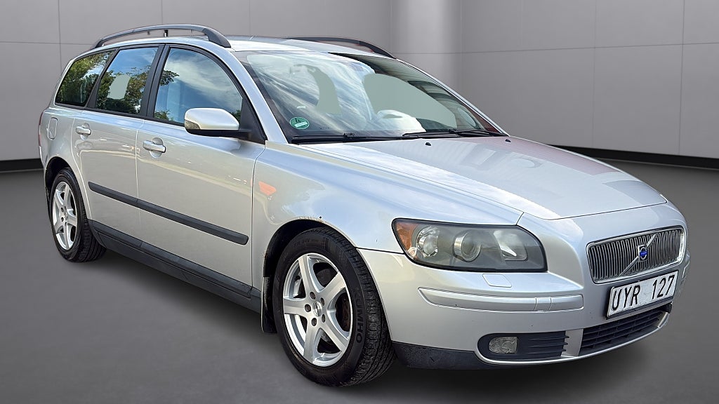 Volvo V50 2.4, Nybesiktad IDAG, Nyservad, Drag