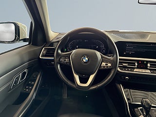 BMW 330e xDrive Touring Steptronic Sportline S&V-Hjul/Drag/MOMS – bild 9