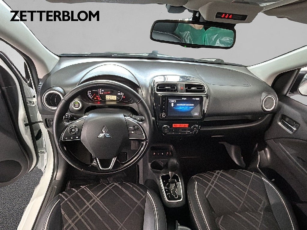 Halvkombi Mitsubishi Space Star 8 av 16