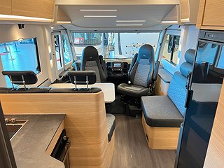 Husbil-integrerad Adria Sonic Plus 700 SL 22 av 32