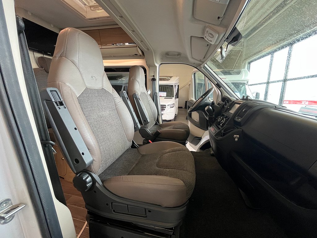 Adria Twin 600 / ALDE / Automat 150hk / Solcell / B-körkort - Adria