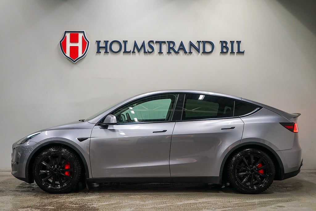 Tesla Model Y Performance AWD 534hk Drag Värmepump Rattvärme MOMS