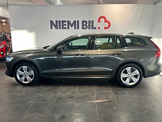 Volvo V60 Cross Country D4 AWD Aut Momentum Pro Dvärm/Kamera/Dragkrok – bild 5