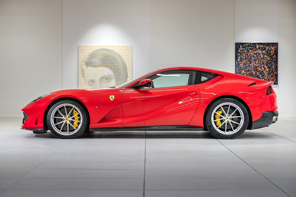 Ferrari 812 Superfast 6- Daytona seats, Pass display