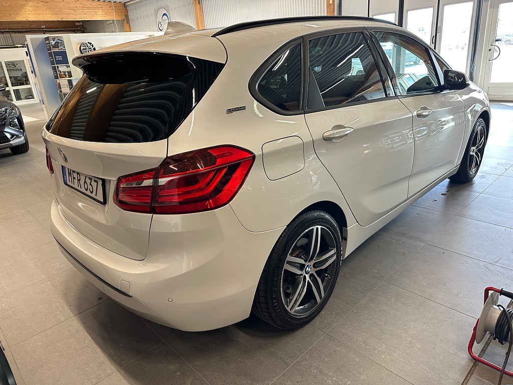 BMW 225xe Active Tourer Automat Sport line Plug-in hybrid glastak thumbnail