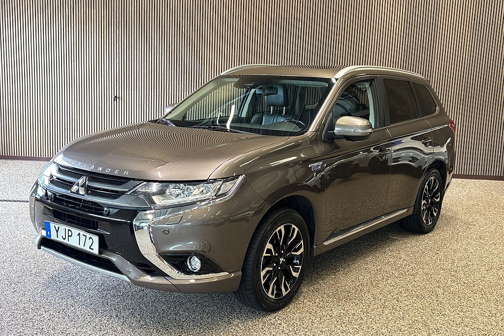 Mitsubishi Outlander PHEV CVT Business