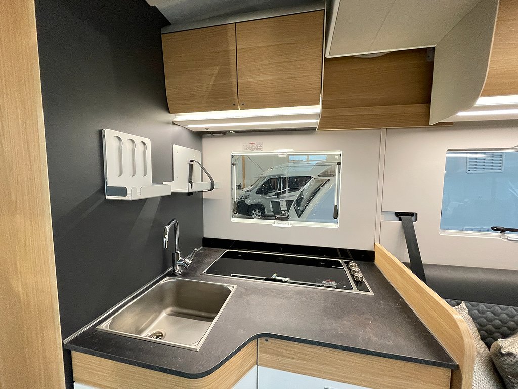 Adria Matrix Plus 670 DL / ALDE / Taksäng / Automat / F2F /  - Adria