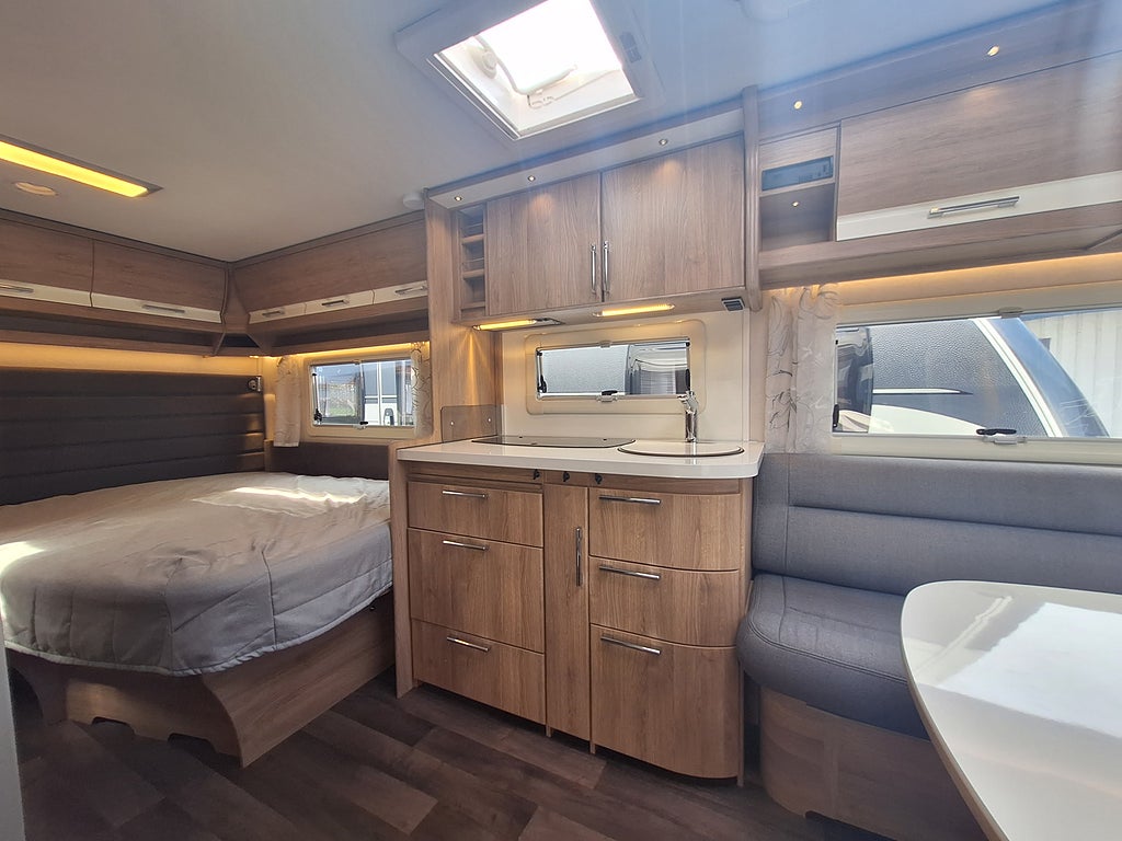 Kabe Classic 470 XL KS Dubbelbädd, Solcell, Litiumbatteri, Nytt Tält