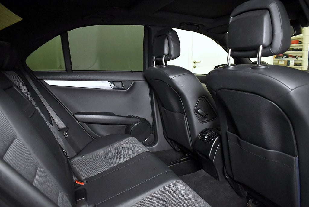 Mercedes-Benz C 2009 - miniatyr 13