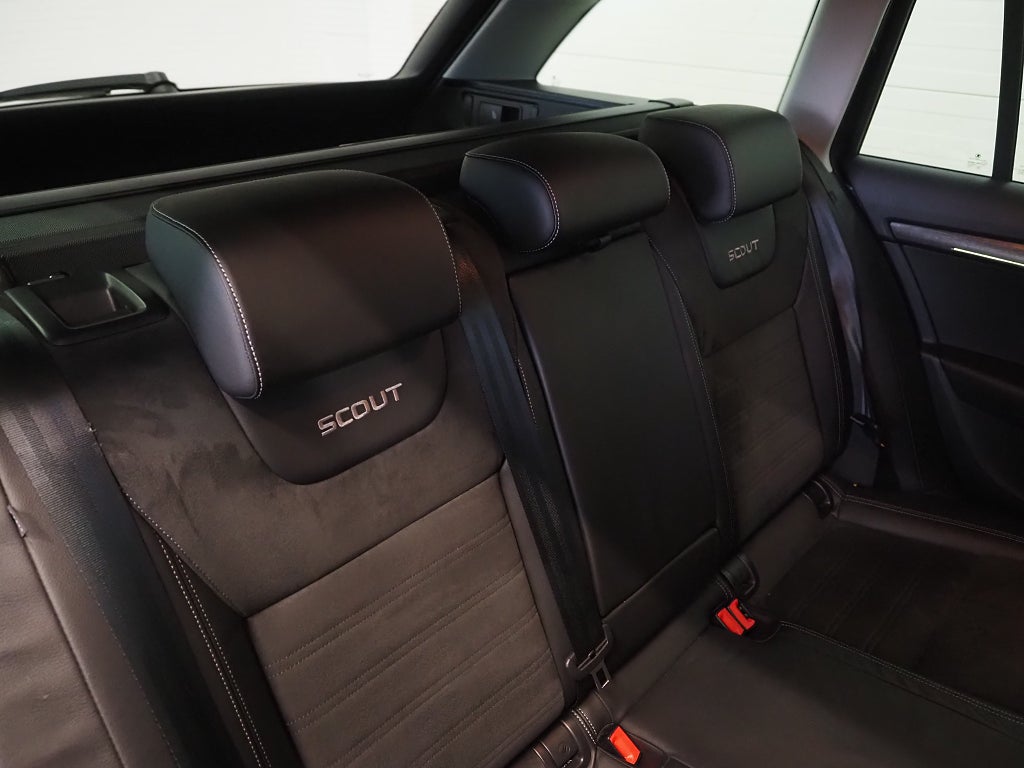 Skoda Octavia Scout 2.0 TDI 4x4 Premium Drag Navi D-Värm 2020