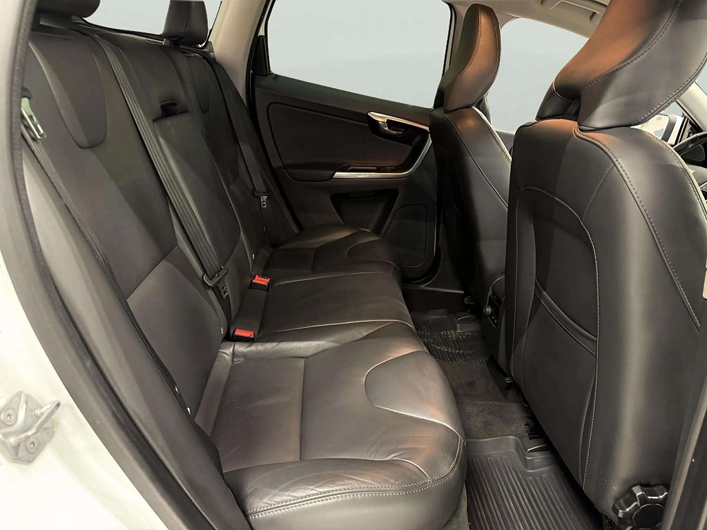 Volvo XC60 D4 Geartronic Classic Summum Drag Värmare Navi V-hjul - miniatyr 15