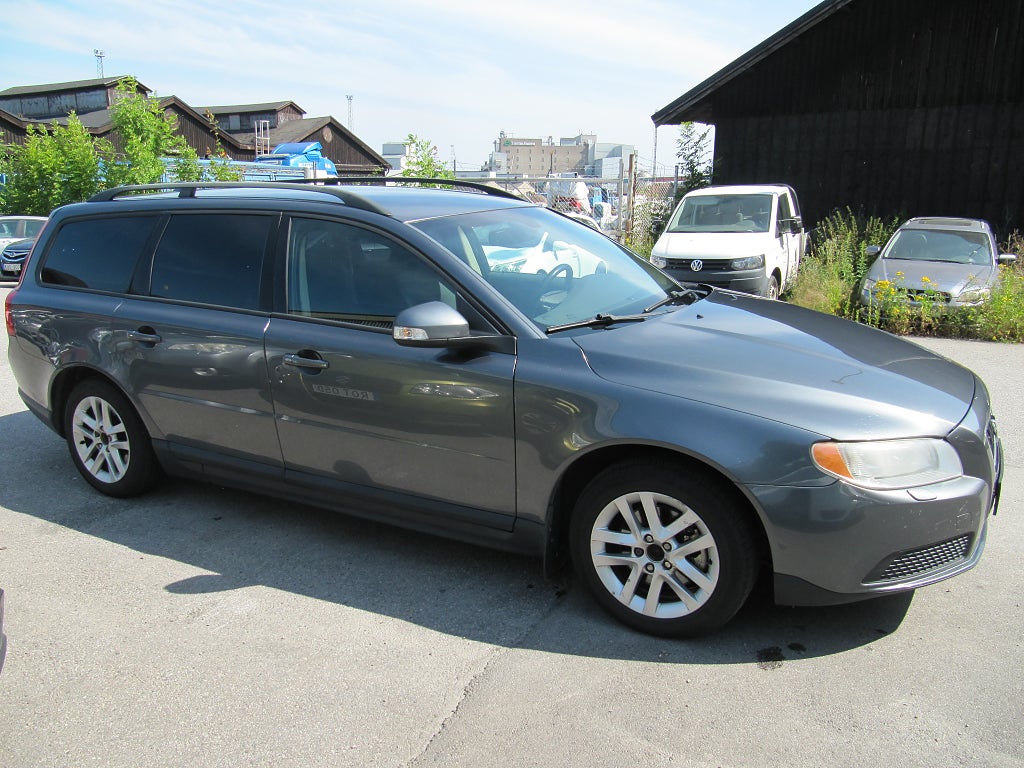 Volvo V70 2.0F Kinetic Euro 4 AC/DRAG/SoVHjul/Skatt 1405kr