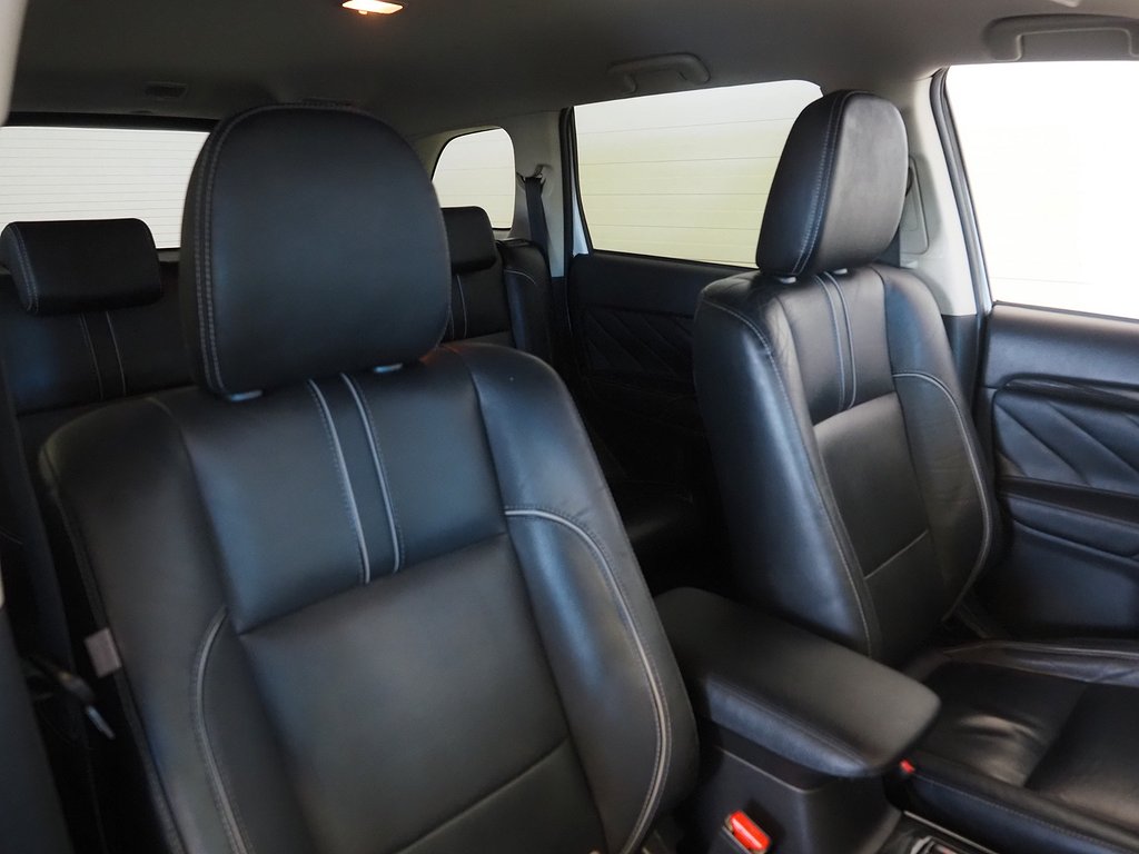Mitsubishi Outlander PHEV CVT Business | 360° | Drag | Navi 2016