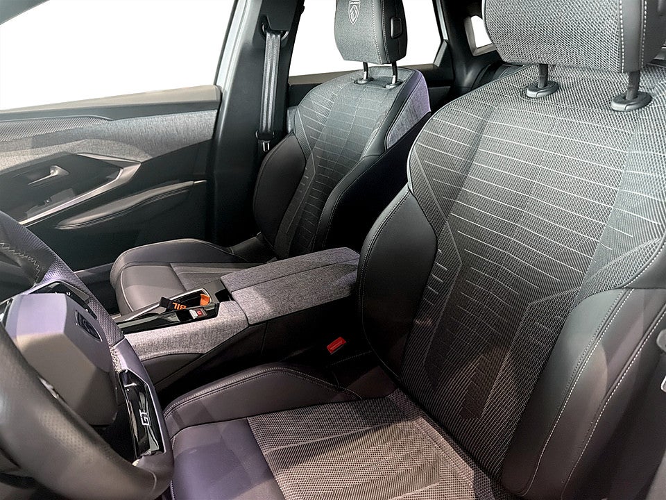 Bild på Peugeot 3008 GT Hybrid 145hk Aut B-KAMERA CARPLAY