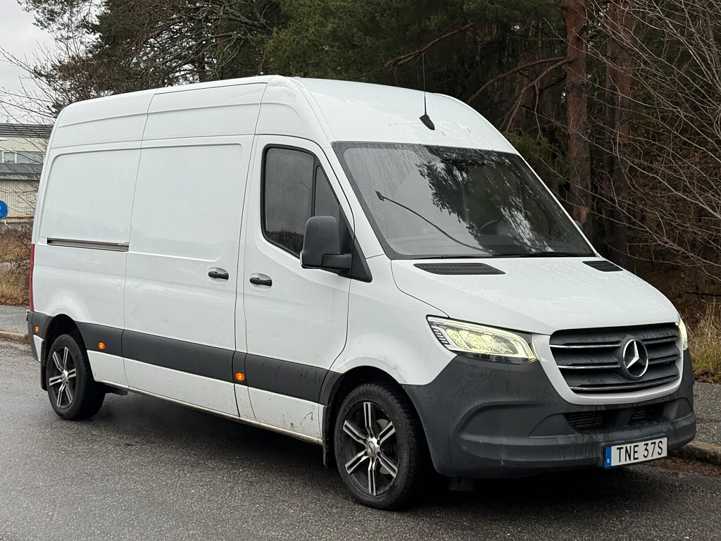 Mercedes-Benz Sprinter 214 CDI 9G-Tronic *Moms*D-värm*Drag*B-kamera*Läder