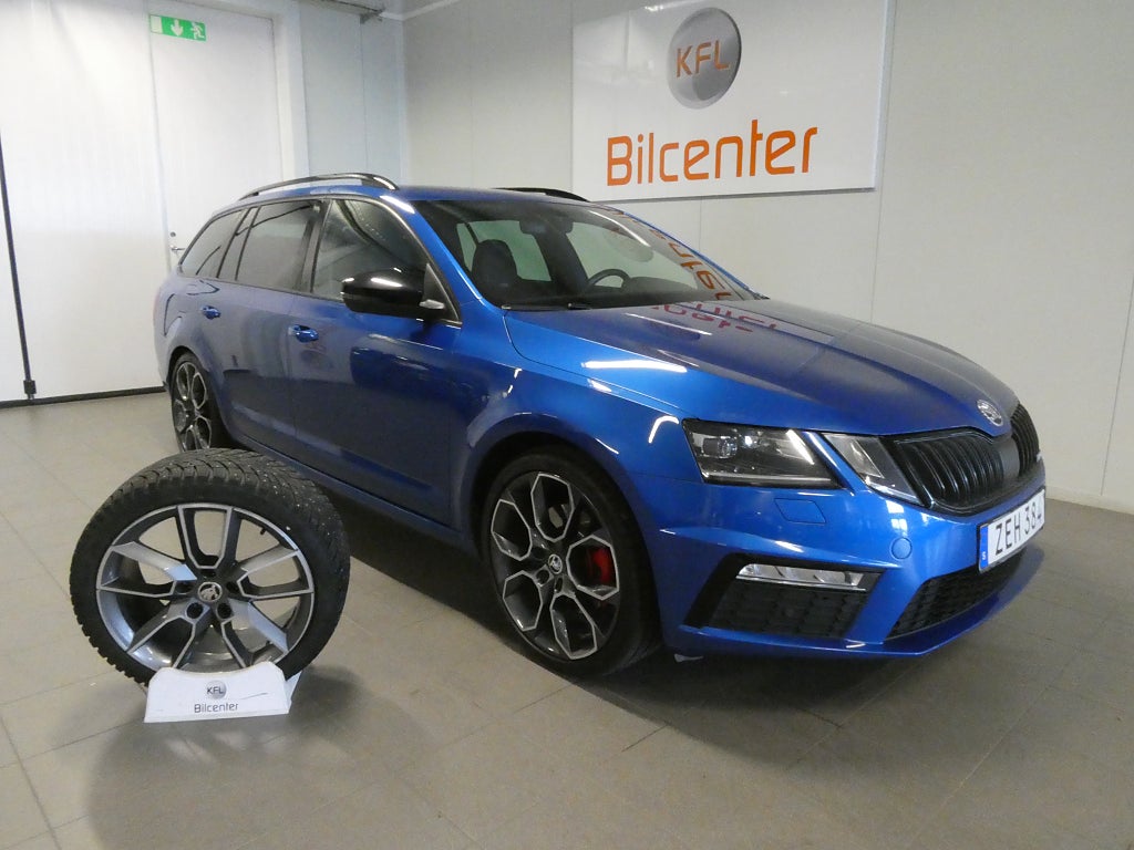 Skoda Octavia 2.0 TDI RS *KFL 10år 2,99%* Premium Drag-Värmare-Kamera SoV