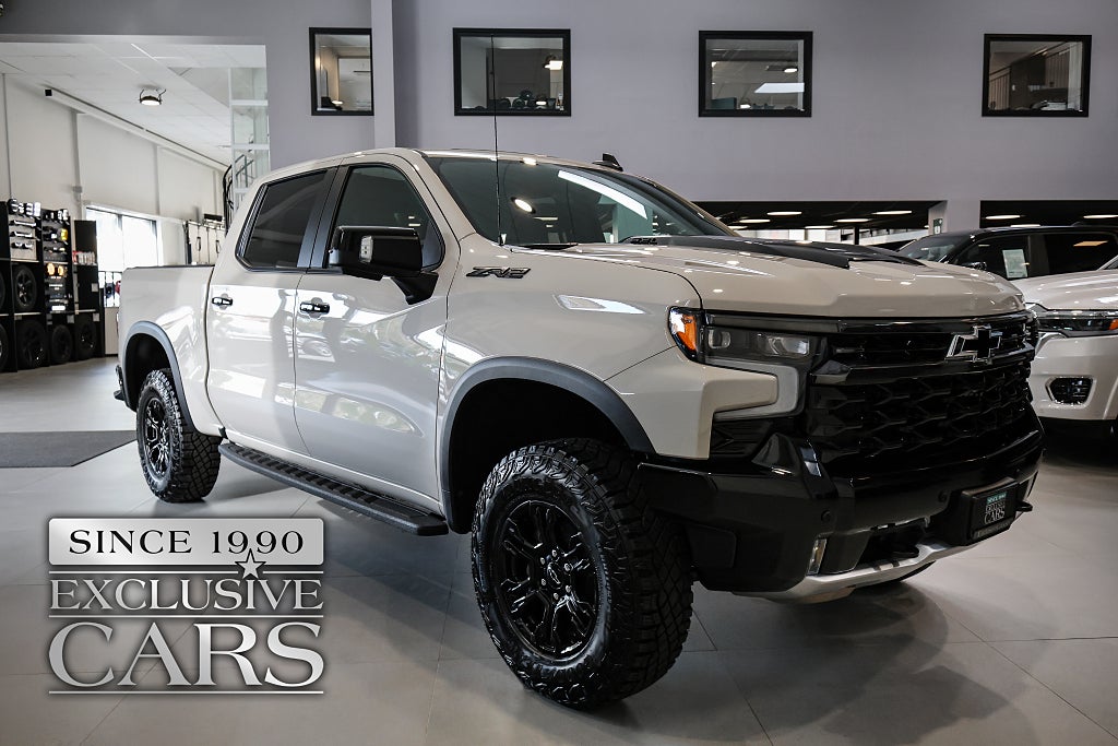 Chevrolet Silverado ZR2 6.2L V8 / DSSV stötdämpare / DARK APPERANCE / HEMMA