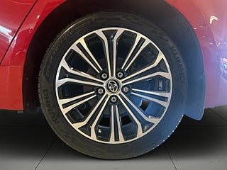 Toyota Corolla Hybrid e-CVT Executive Drag Kamera Mvärme Rattvärme S&V – bild 14