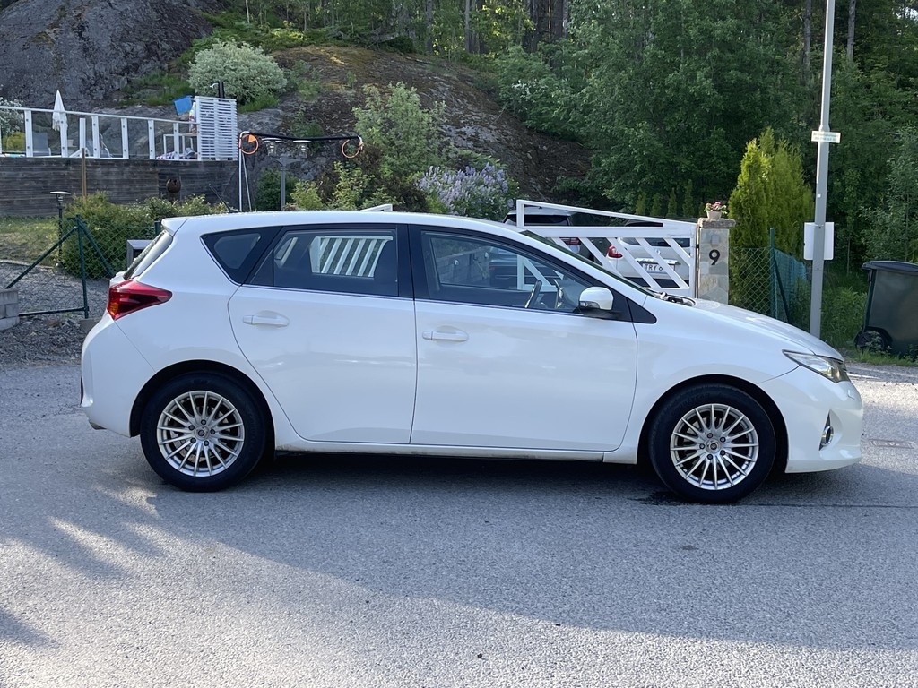 Toyota Auris 2014, kuva 6/47