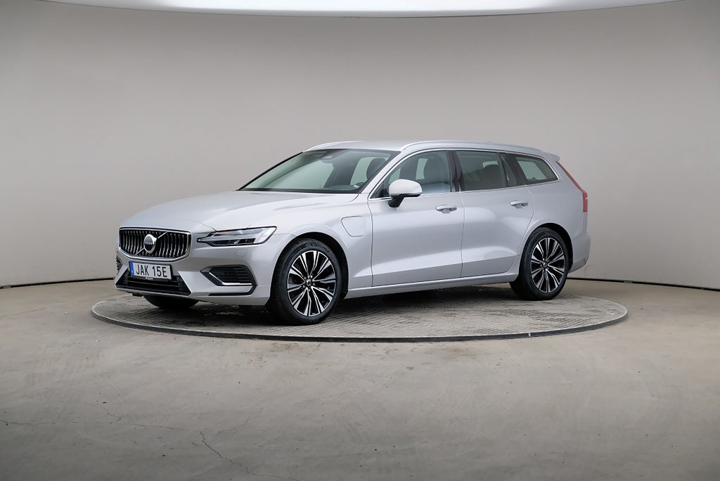 Volvo V60 Recharge T6 350hk AWD Core Edition Drag