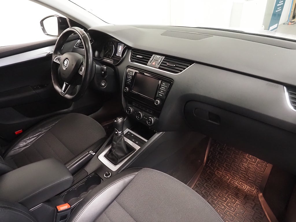 Skoda Octavia Kombi 1.4 TSI 150hk SportLine Premium Drag Värmare 2017