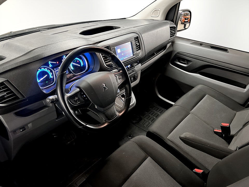 Bild på Peugeot e-Expert PRO+ 75kWh 136hk Aut L2 B-KAMERA NAVI