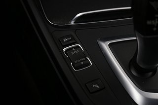 Sedan BMW 330 19 av 24