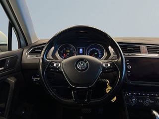 Volkswagen Tiguan 2.0 TSI 4Motion R-Line Kamera/Värmare/SoV-Däck/Drag