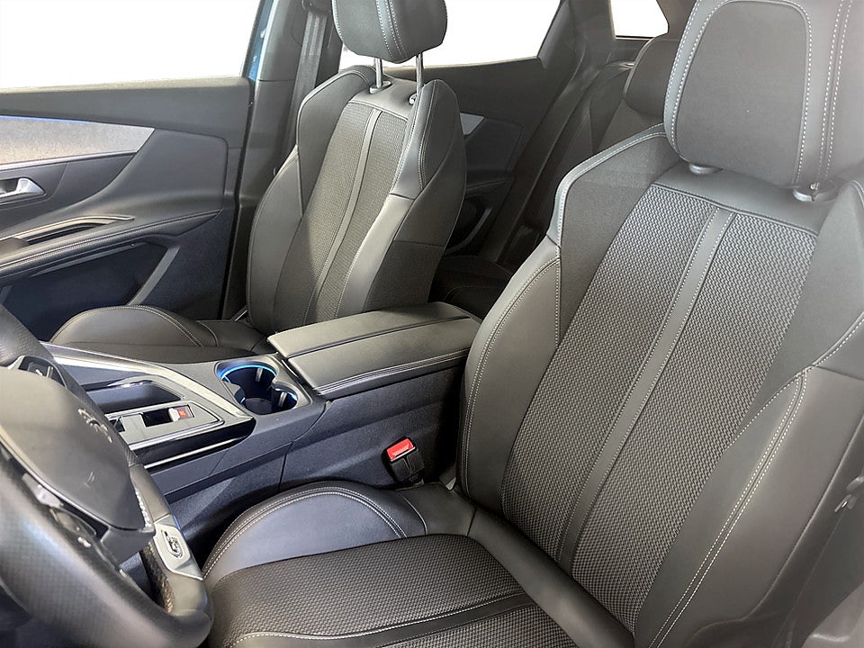 Bild på Peugeot 3008 GT 1.2 PT 130hk Aut B-KAMERA CARPLAY
