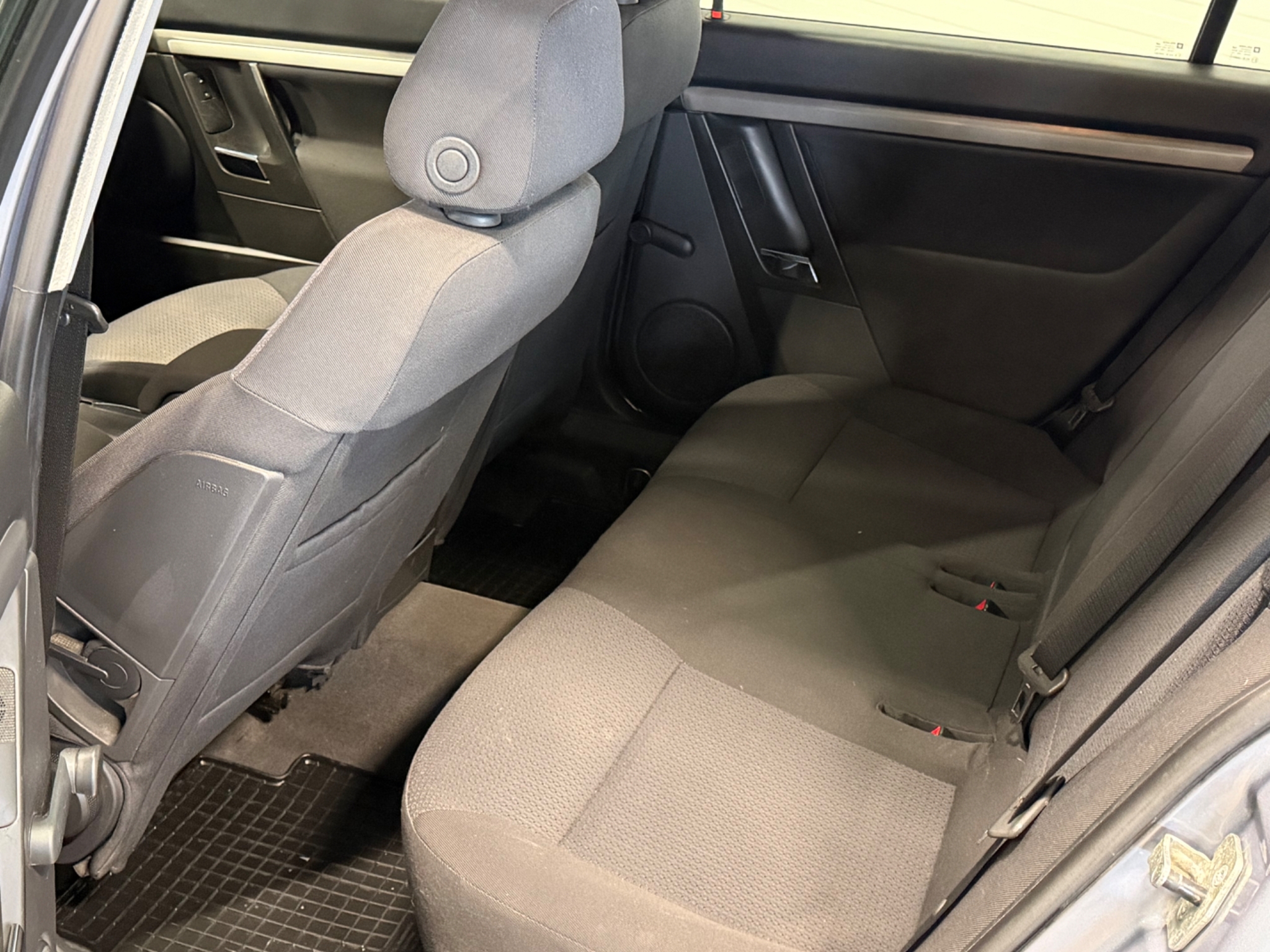 Opel Vectra Sedan 2.2 Direct Euro 4 2007, kuva 6/10