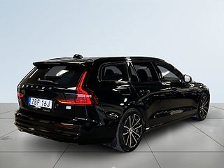 Volvo V60 Recharge T8 AWD Plus Dark R-Design MOMS/1Ägare/Drag/S&V – bild 6