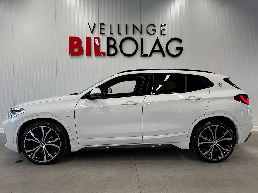 BMW X2 xDrive18d M Sport Navi HUD Minnesstol Kamera Drag