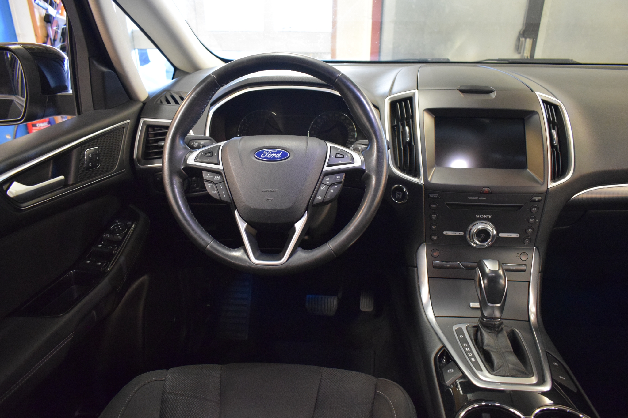 Ford S-MAX 2017, photo 6/57
